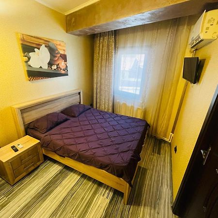Urban Rez Suites Яш Екстериор снимка